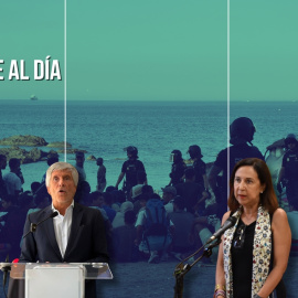Montaje de los ministros de Interior y Defensa, Fernando Grand-Marlaska y Margarita Robles, sobre un fondo con personas migrantes y policías en Ceuta.