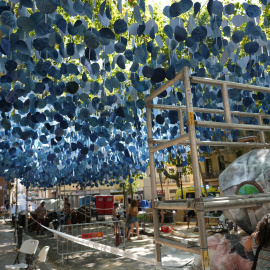 Una imatge de la decoració de la plaça Rovira i Trias del barri de Gràcia de Barcelona