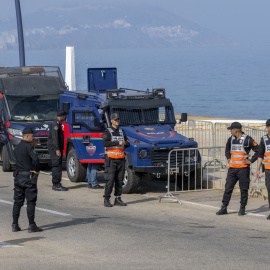 La Policía marroquí en Castillejos (Marruecos), este sábado.