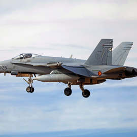 Un caza F-18 en Albacete.