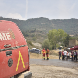 Militares de la UME durante las labores de extinción de un incendio forestal.