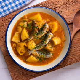 Receta de guiso de sardinas con patatas y puerros