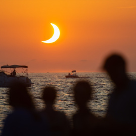 Vista del mar durante el eclipse solar total de 2026 en Ibiza.