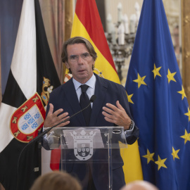 El expresidente del Gobierno, José María Aznar, durante su visita a Ceuta, en el Palacio de la Asamblea, a 27 de agosto de 2026.
