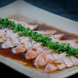 Receta de pescado con salsa nikkei.