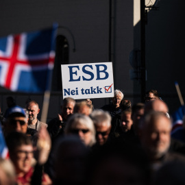 Una manifestación contraria a la UE en Rekiavik, este jueves.