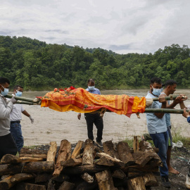 Funeral de una víctima de la riada en Nepal, a 31 de agosto de 2026.