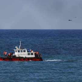 Evacuación de pasajeros del barco que se hundió en Chipre, a 30 de agosto de 2026.