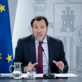 El titular de Transportes, Óscar Puente, anunciando el pasado diciembre la aprobación del Abono Único, que ahora amplía su cobertura.