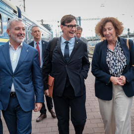 La embajadora española en Ucrania, Adela Díaz, junto con Salvador Illa y Jaume Collboni en su visita a Kiev, a 3 de septiembre de 2026.