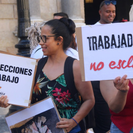 Concentració a la plaça Sant Jaume de Barcelona del passat 25 d'agost de les Kellys Unió Catalunya per denunciar la precarietat laboral de les cambreres d'habitacions d'hotel. 25/08/2026