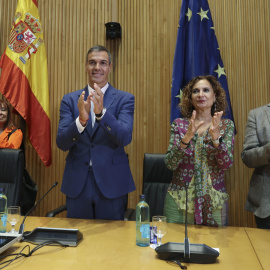 El presidente del Gobierno y líder del PSOE, Pedro Sánchez, este lunes ante sus diputados, senadores y eurodiputados en el Congreso.