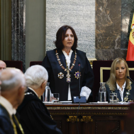 La presidenta del Tribunal Supremo y del CGPJ, Isabel Perelló (d), y la fiscal general del Estado, Teresa Peramato, durante el acto de apertura del Año Judicial.
