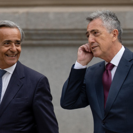 Leonardo Marcos (d), exdirector de la Guardia Civil, a su llegada a la Audiencia Nacional, a 10 de septiembre de 2026.