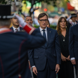 EuropaPress_7764664_presidente_parlament_catalunya_josep_rull_ofrenda_floral_frente_monumento