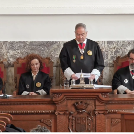 Imagen extraída del video institucional de la toma de posesión de María Azucena Recio (i), que ha ordenado el traslado de los jueces del TSXG encargados de los procedimientos sobre parques eólicos.