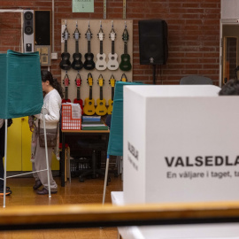 Suecos ejerciendo su derecho a voto en Estocolmo.
