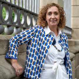 Ester Capella (ERC), al pati intern del Parlament, retratada per 'Públic'. 18/09/2026