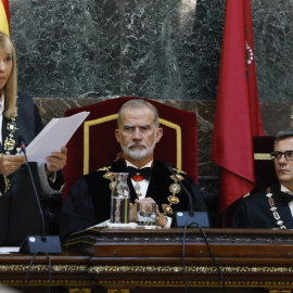 Felipe VI, la presidenta del Tribunal Supremo y del CGPJ, Isabel Perelló, y el ministro de Justicia, Félix Bolaños, durante el acto de apertura del Año Judicial.