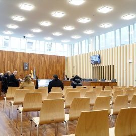EuropaPress_4942997_varios_asistentes_vista_oral_juzgado_penal_numero_dia_estrena_macrosala