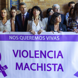 Minuto de silencio en Sevilla por las víctimas de violencia machista.