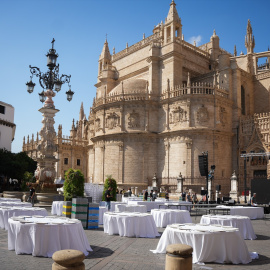 Imagen de los preparativos de la fiesta.