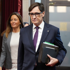 El president de la Generalitat, Salvador Illa, i la consellera d'Educació, Esther Niubó, entren al Parlament  (dimecres 23 de setembre del 2026)