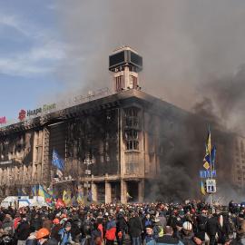 1200px-Euromaidan_in_Kiev_2014-02-19_12-06
