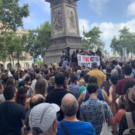 Concentración en Barcelona en solidaridad con las personas migrantes víctimas de la represión policial en Melilla.