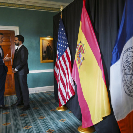 El presidente del Gobierno español, Pedro Sánchez, saluda al alcalde de Nueva York, Zohran Mamdani