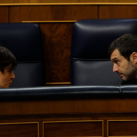 Los ministros Pablo Bustinduy e Isabel Rodríguez a su llegada a la sesión de control al Gobierno celebrada el pasado miércoles en el Congreso.