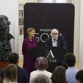 El presidente de la Academia de Cine, Fernando Méndez-Leite, acompañado de la presidenta de Navarra María Chivite, este miércoles en Madrid.