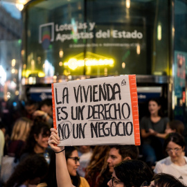 Una pancarta en la acampada por la vivienda en la Puerta del Sol, a 29 de septiembre de 2026.