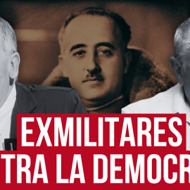 Francisco Bendala Ayuso (i) y Diego Camacho (d). De fondo, una imagen de Francisco Franco.