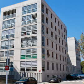 Un bloc de pisos de protecció oficial a Sant Andreu de la Barca (Baix Llobregat), en una imatge recent. 19/08/2026