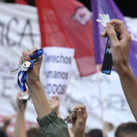 Protesta ante el Congreso por el derecho a la vivienda.