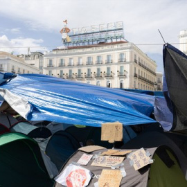 Activistas séniors apoyan desde Sol la reivindicación de los jóvenes por una vivienda digna