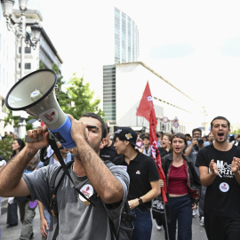 Manifestantes por la vivienda ante el Congreso de los Diputados, a 2 de octubre de 2026.