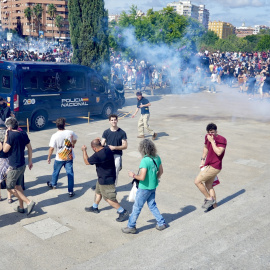 EuropaPress_7817802_manifestantes_policias_altercados_termino_manifestacion_derecho_vivienda