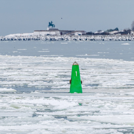 Hielo flotante en Baltiysk, al oeste de Kaliningrado, Rusia.
