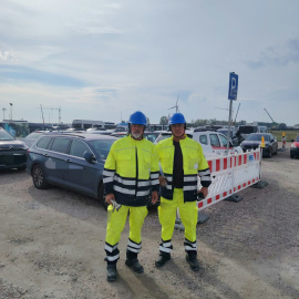 Manuel Balber y Jesús Galván en su actual empresa del norte de Europa.