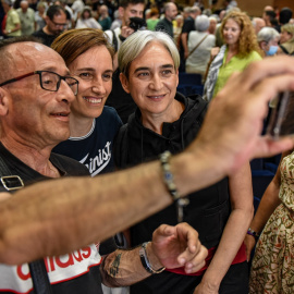 ministra_sanidad_monica_garcia_ex_alcaldesa_barcelona_ada_colau_acto_comuns
