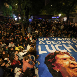 Homenaje frente al edificio donde vivía Maricarmen Abascal.