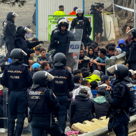 Desalojo de migrantes, este lunes.