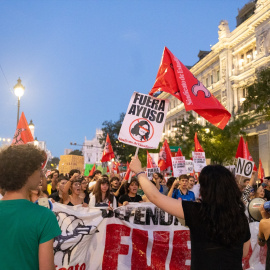 Imagen de archivo de decenas de personas durante una concentración en Madrid.
