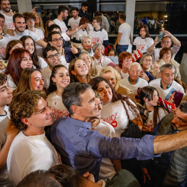 El presidente del Gobierno, Pedro Sánchez, durante un acto de precampaña del PSOE, en Fórum Evolución, a 21 de octubre de 2026, en Burgos.