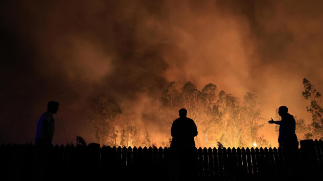 España envía 230 bomberos a Portugal para aplacar una ola de incendios ...