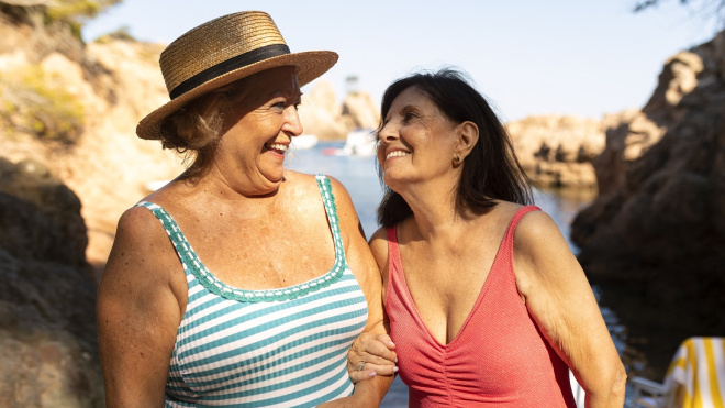 La mirada machista de la vejez perpetúa el estigma que rodea a la menopausia | Público