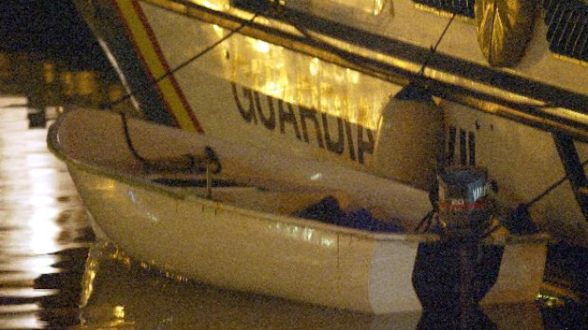 Interceptada en Carboneras una patera ocupada por 8 inmigrantes magrebíes | Público