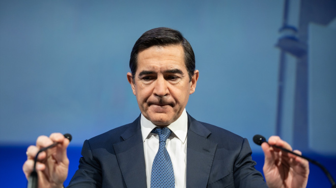 El BBVA asume el fracaso de la OPA a Sabadell, pero la defiende ...